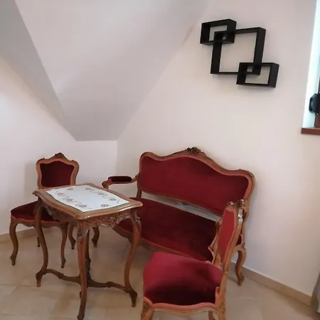 Kuria Nyaralo Casa de Férias *