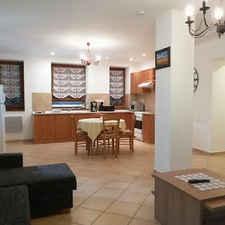 Kuria Nyaralo Casa de Férias