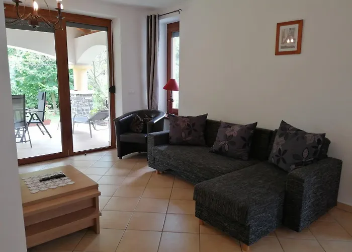 Kuria Nyaralo バダチョニトマイ